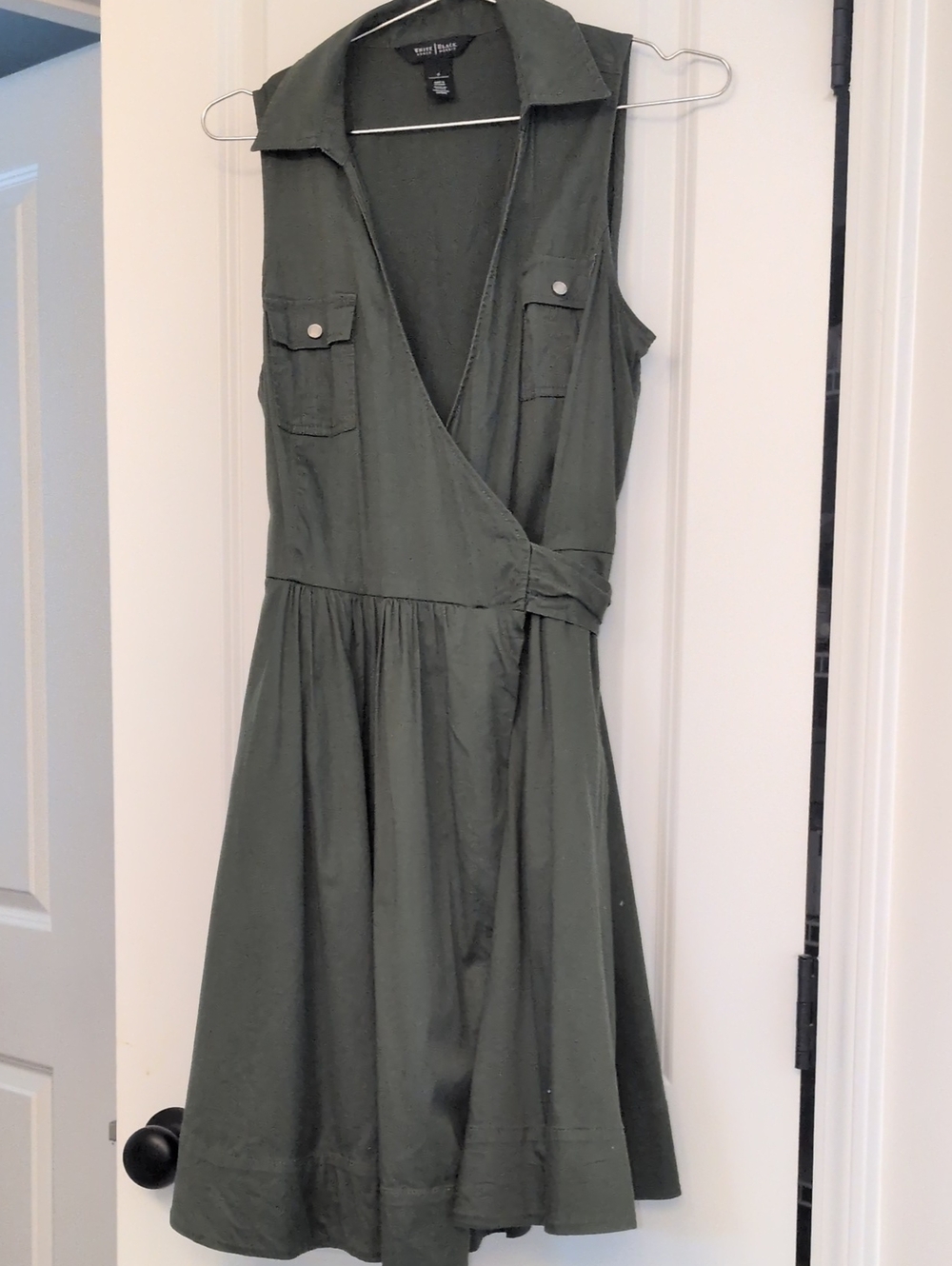 White House Black Market Wrap DressPinup Cargo Dress Size 6